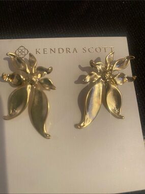 Kendra Scott Gold Leaf Floral Statement Earrings